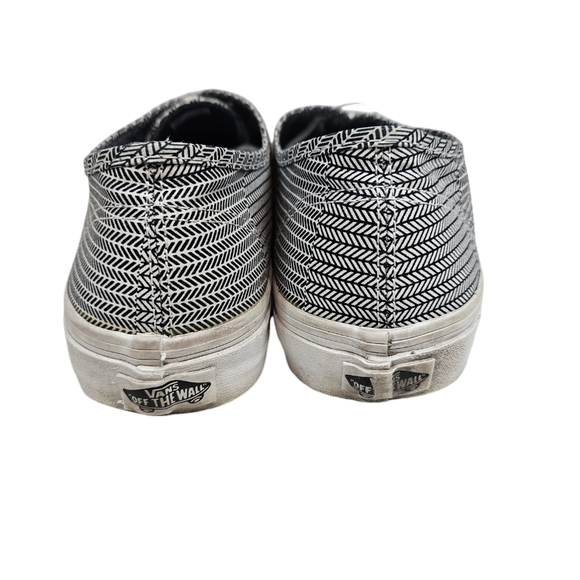 Vans Black & White Mixed Geo Authentic Slim Low Top Sneaker Size 9 Women 7.5 Men - Picture 5 of 16